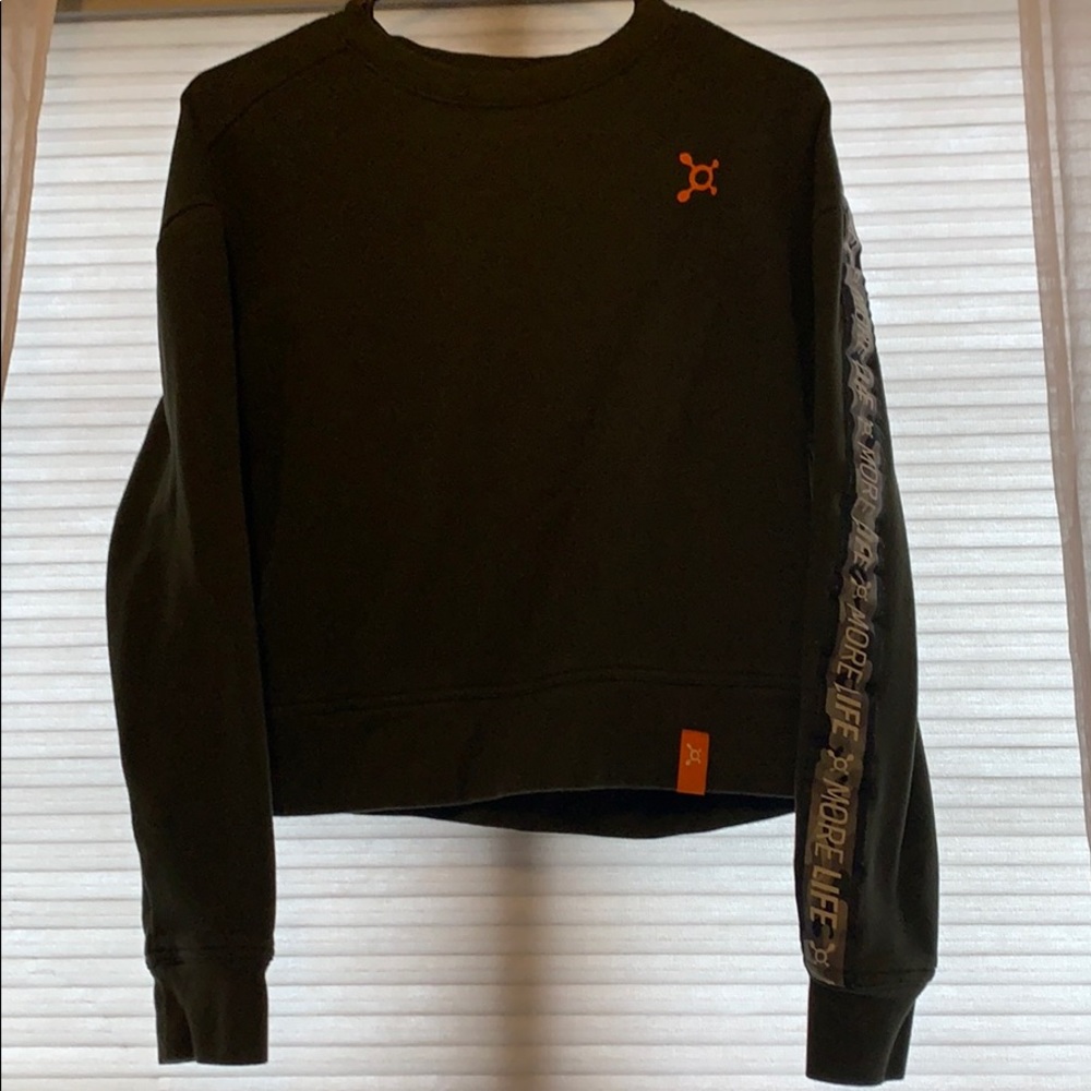 Adorable Orangetheory sweatshirt!